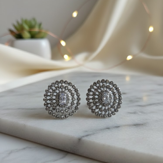 Solis Studs